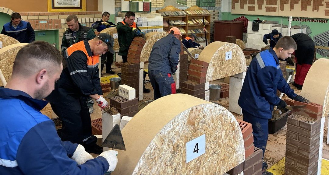 ЛУЧШИЕ ИЗ ЛУЧШИХ В ПРОФЕССИИ «КАМЕНЩИК»