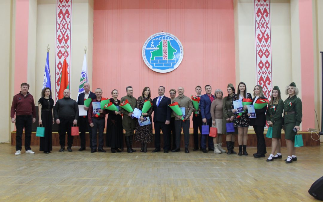 ГОЛОСА ПОБЕДЫ: НАЗВАНЫ ПОБЕДИТЕЛИ И ПРИЗЕРЫ ОБЛАСТНОГО ПРОФСОЮЗНОГО  КОНКУРСА МУЗЫКАЛЬНОЙ ХУДОЖЕСТВЕННОЙ САМОДЕЯТЕЛЬНОСТИ