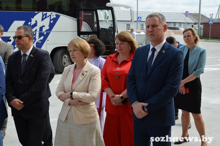 Комфортное жилье: выездная областная сессия Совета депутатов состоялась на территории Гомельского района