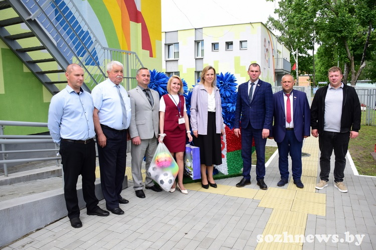 АКТИВНАЯ РАБОТА ПО ВСЕМ НАПРАВЛЕНИЯМ. ДЕПУТАТЫ ГОМЕЛЬСКОГО РАЙОНА ОЦЕНИЛИ РЕАЛИЗАЦИЮ ПРОГРАММЫ “КОМФОРТНОЕ ЖИЛЬЕ И БЛАГОПРИЯТНАЯ СРЕДА” В ЧЕНКОВСКОМ СЕЛЬСОВЕТЕ