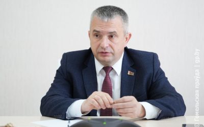 Ускорить капремонт, помочь с трудоустройством: председатель облисполкома Иван Крупко провел прямую линию и прием граждан в Гомеле