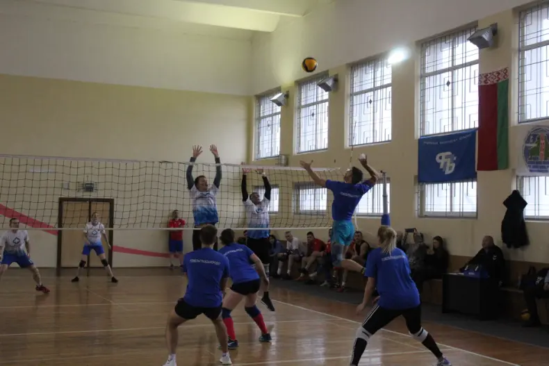 ГОРЯЧИЕ МОМЕНТЫ  ОБЛАСТНОГО ТУРНИРА ПО ВОЛЕЙБОЛУ СРЕДИ ОРГАНИЗАЦИЙ СТРОИТЕЛЬНОЙ ОТРАСЛИ ГОМЕЛЬСКОЙ ОБЛАСТИ