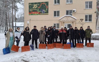РАСЧИСТИМ СУГРОБЫ ВМЕСТЕ! ПРОФСОЮЗЫ ГОМЛЬЩИНЫ ВООРУЖИЛИСЬ ЛОПАТАМИ ПРОТИВ СНЕЖНОЙ НЕПОГОДЫ, ПРОЯВИЛИ ЕДИНСТВО И СОЛИДАРНОСТЬ