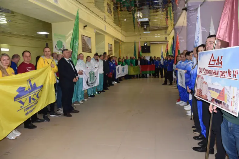 ПОД ГОМЕЛЕМ СОСТОЯЛОСЬ ОТКРЫТИЕ ЗИМНЕЙ ОБЛАСТНОЙ СПАРТАКИАДЫ СРЕДИ ПРЕДПРИЯТИЙ СТРОИТЕЛЬНОЙ ОТРАСЛИ