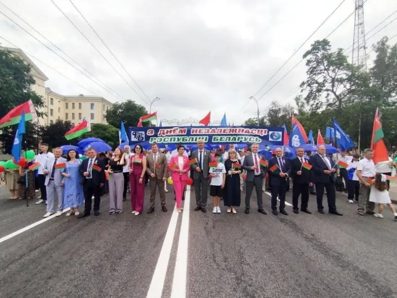 С ДНЕМ НЕЗАВИСИМОСТИ, ГОМЕЛЬЩИНА! В ОБЛАСТНОМ ЦЕНТРЕ ГЛАВНЫЙ РЕСПУБЛИКАНСКИЙ ПРАЗДНИК НАЧАЛСЯ С ШЕСТВИЯ ПО УЛИЦЕ СОВЕТСКОЙ